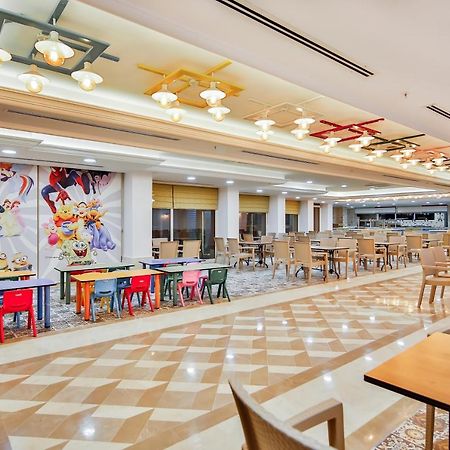 Crystal Club World Of Colours Hotel Belek Exterior foto