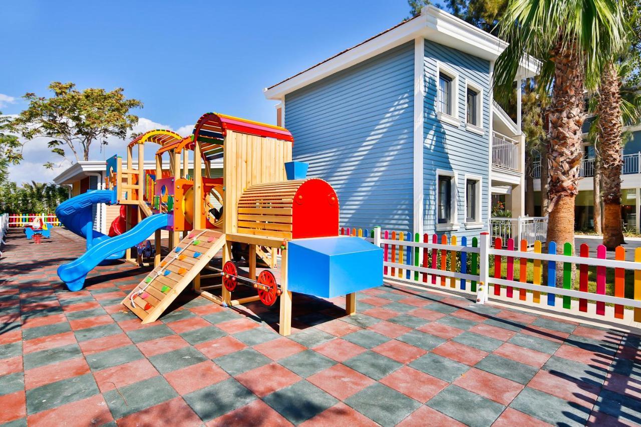 Crystal Club World Of Colours Hotel Belek Exterior foto